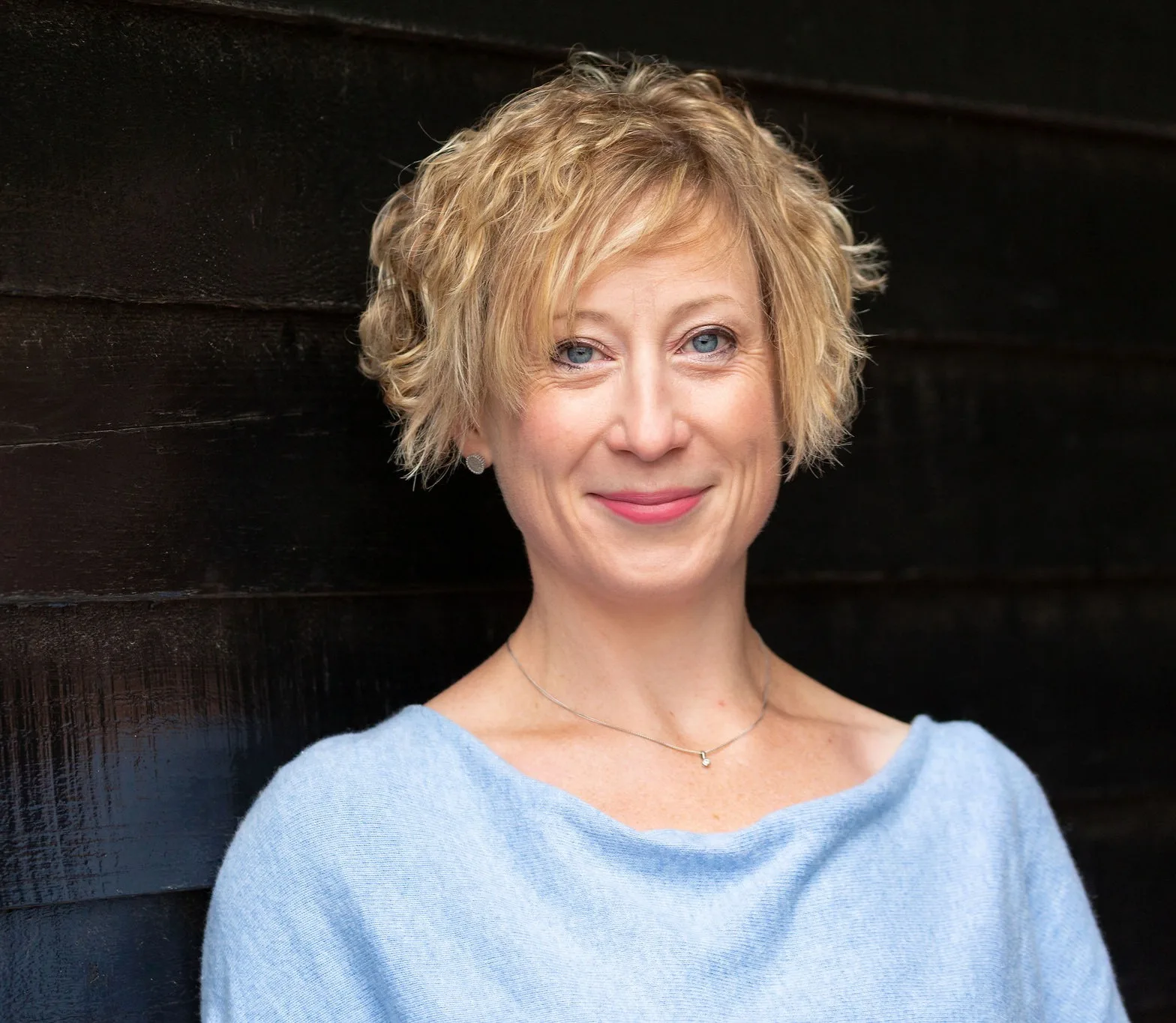 LyndseyAbercrombyPhotography-HelenBuckwell-Headshots-FinalImages(3of10)_edited.jpg